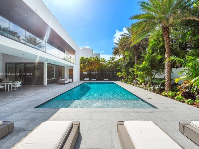 128 Ocean Blvd, Golden Beach FL 33160