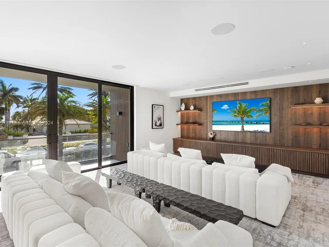 128 Ocean Blvd, Golden Beach FL 33160