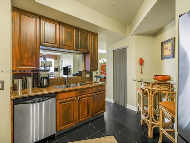 888 Brickell Key Dr # 510, Miami FL 33131