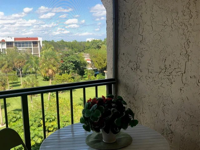 2101 Atlantic Shores Blvd # 512, Hallandale Beach FL 33009