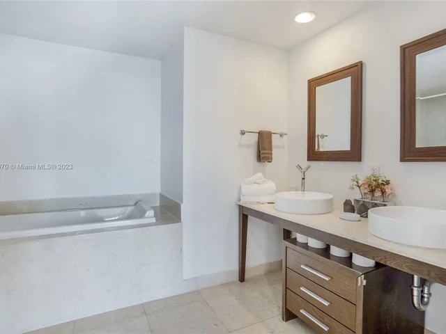 485 Brickell Ave # 4710, Miami FL 33131