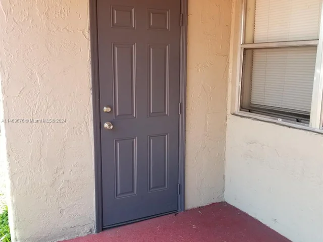 20 NW 7th Ave # 1, Pompano Beach FL 33069