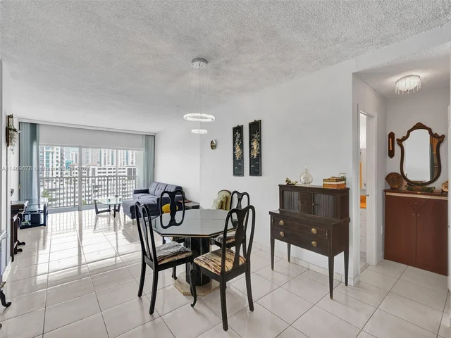 300 Bayview Dr # 901, Sunny Isles Beach FL 33160