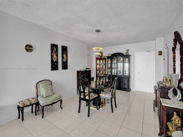 300 Bayview Dr # 901, Sunny Isles Beach FL 33160