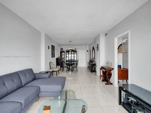 300 Bayview Dr # 901, Sunny Isles Beach FL 33160