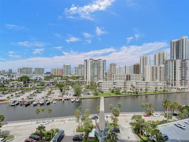 300 Bayview Dr # 901, Sunny Isles Beach FL 33160