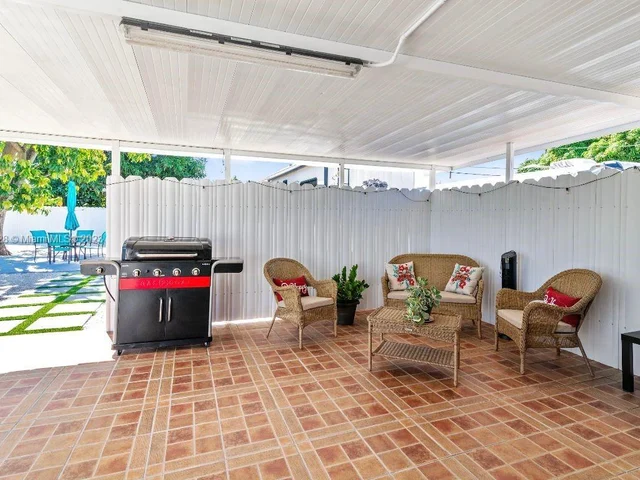 3410 NW 98th St, Miami FL 33147