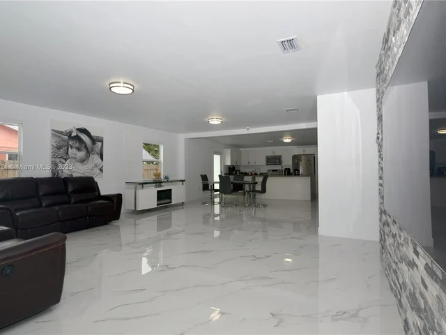 14913 SW 302nd Ter, Homestead FL 33033