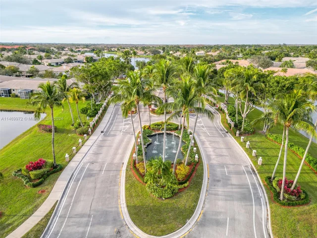 8525 Pine Cay, West Palm Beach FL 33411