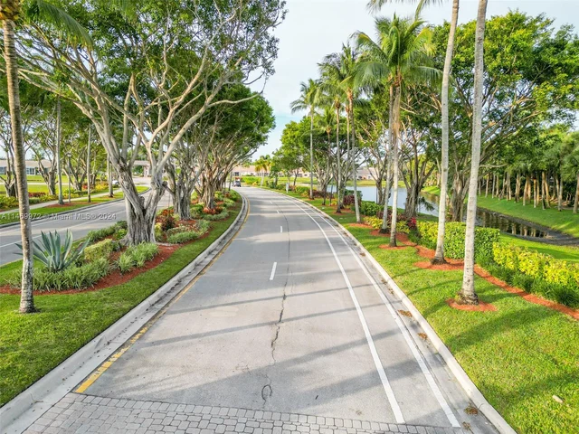 8525 Pine Cay, West Palm Beach FL 33411