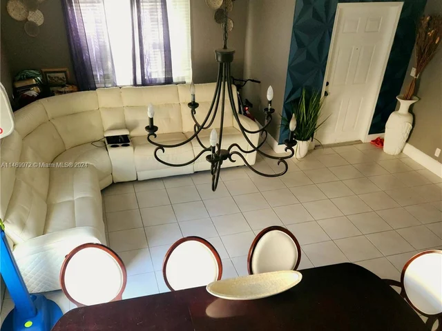 8525 Pine Cay, West Palm Beach FL 33411