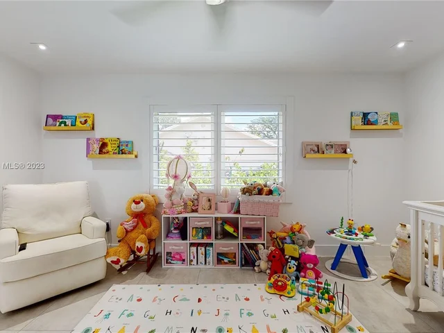 11005 SW 95th St, Miami FL 33176