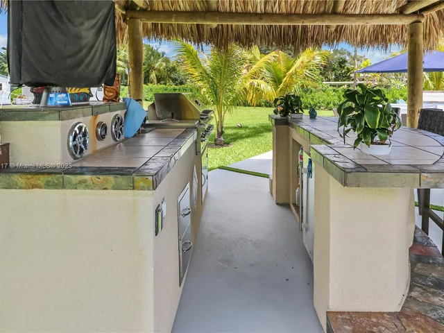 11005 SW 95th St, Miami FL 33176