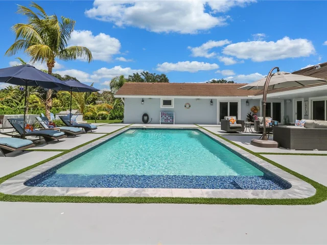 11005 SW 95th St, Miami FL 33176