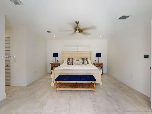 11005 SW 95th St, Miami FL 33176