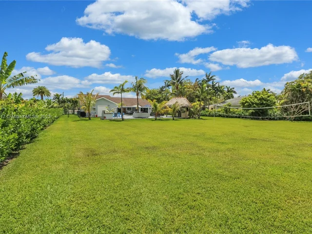 11005 SW 95th St, Miami FL 33176