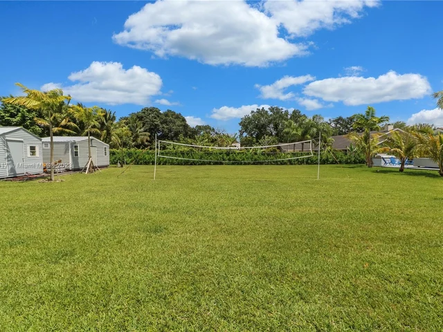 11005 SW 95th St, Miami FL 33176