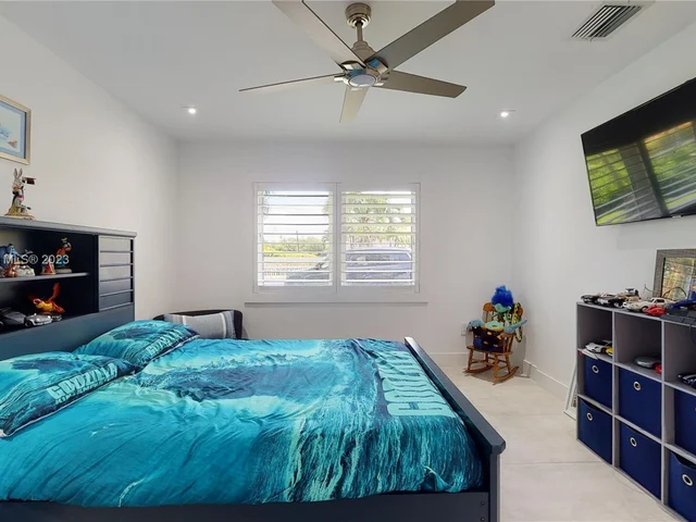 11005 SW 95th St, Miami FL 33176