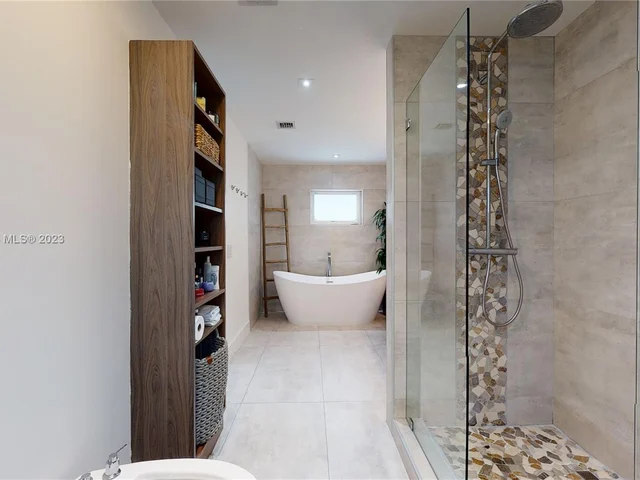 11005 SW 95th St, Miami FL 33176