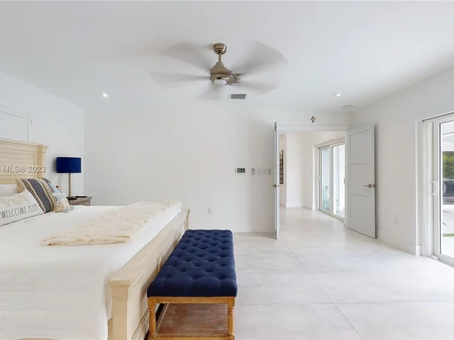 11005 SW 95th St, Miami FL 33176