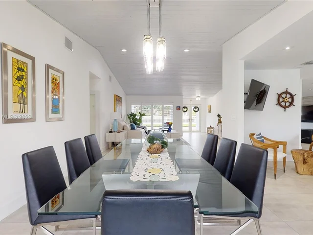 11005 SW 95th St, Miami FL 33176