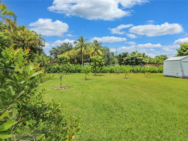 11005 SW 95th St, Miami FL 33176