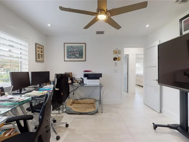 11005 SW 95th St, Miami FL 33176