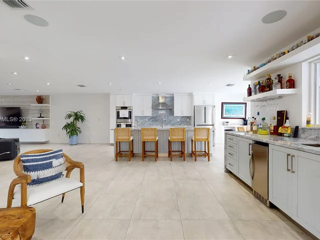 11005 SW 95th St, Miami FL 33176