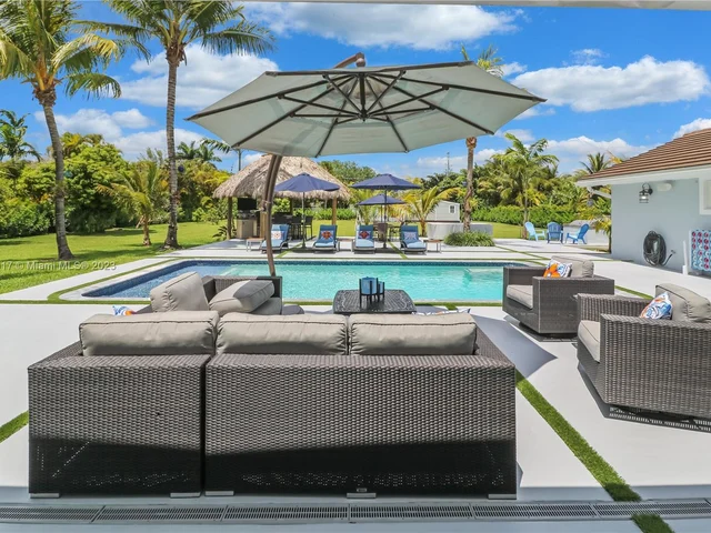 11005 SW 95th St, Miami FL 33176