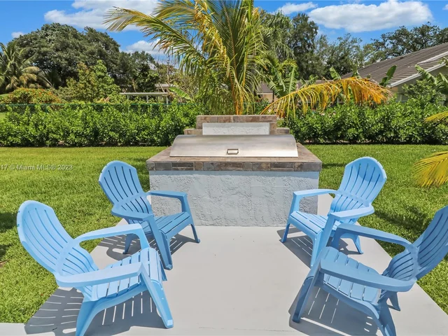 11005 SW 95th St, Miami FL 33176