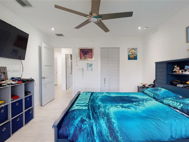 11005 SW 95th St, Miami FL 33176