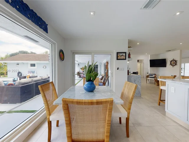 11005 SW 95th St, Miami FL 33176