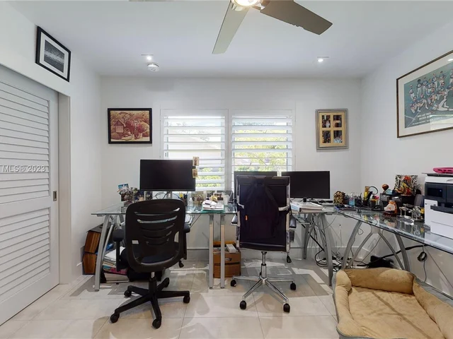 11005 SW 95th St, Miami FL 33176