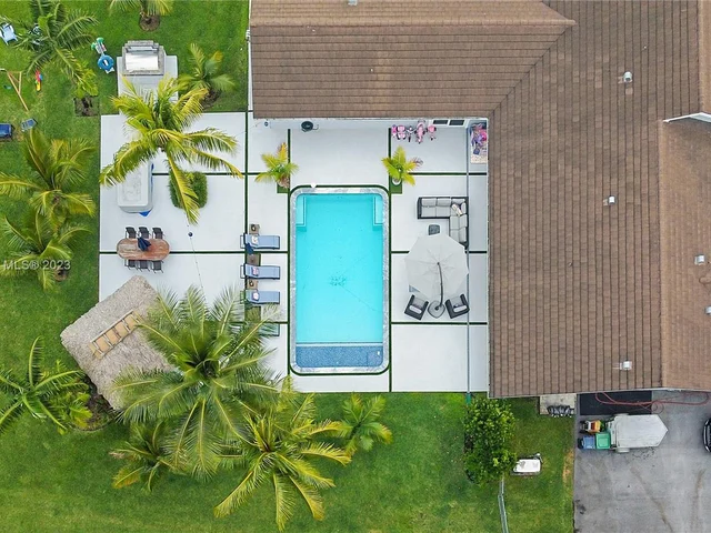 11005 SW 95th St, Miami FL 33176