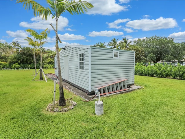 11005 SW 95th St, Miami FL 33176