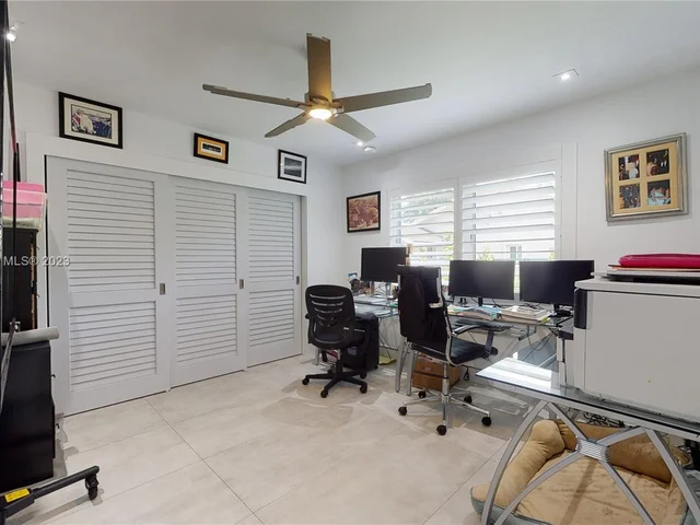 11005 SW 95th St, Miami FL 33176