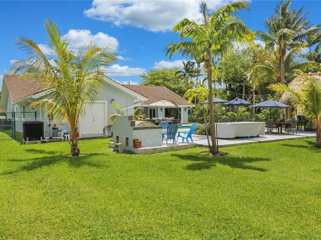 11005 SW 95th St, Miami FL 33176