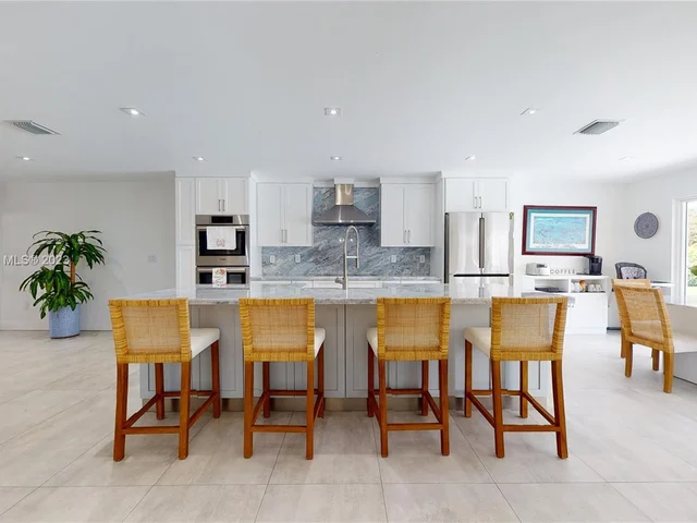 11005 SW 95th St, Miami FL 33176