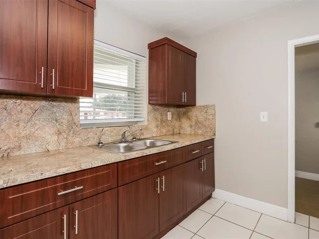 3851 NW 172nd Ter # 1, Miami Gardens FL 33055