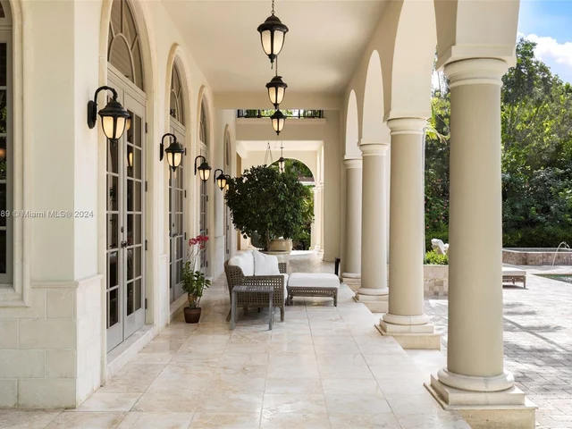 8860 SW 112th St, Miami FL 33176