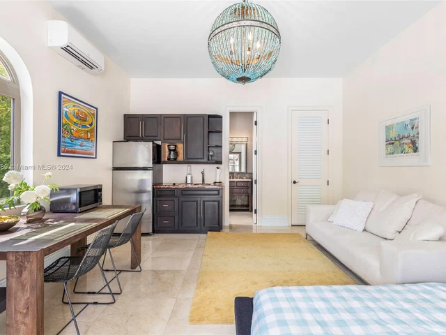 8860 SW 112th St, Miami FL 33176