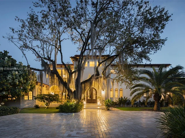 8860 SW 112th St, Miami FL 33176