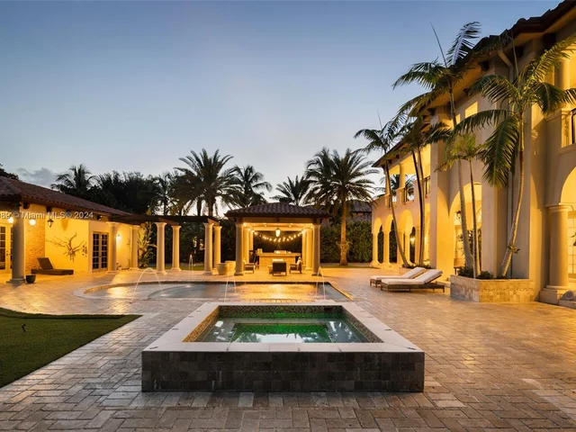 8860 SW 112th St, Miami FL 33176