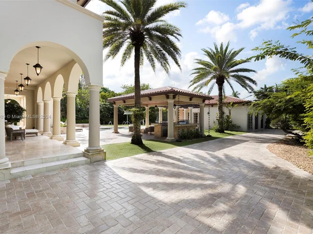 8860 SW 112th St, Miami FL 33176