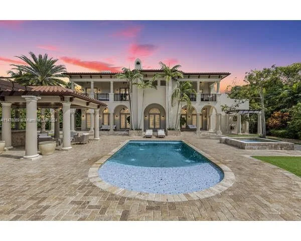 8860 SW 112th St, Miami FL 33176