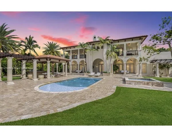 8860 SW 112th St, Miami FL 33176