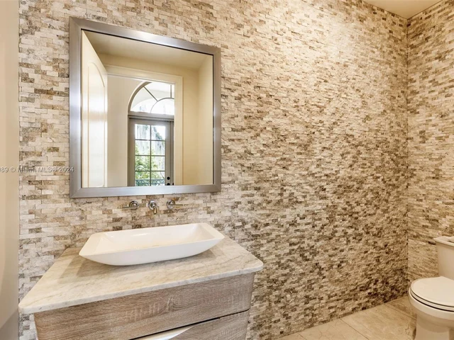 8860 SW 112th St, Miami FL 33176