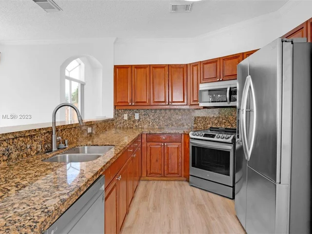 261 SW 192nd Ter, Pembroke Pines FL 33029