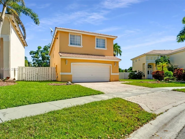 261 SW 192nd Ter, Pembroke Pines FL 33029