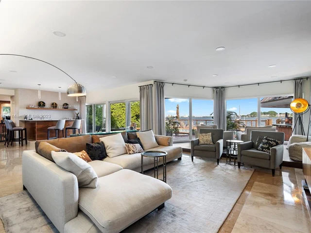 1801 Cleveland Rd, Miami Beach FL 33141